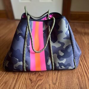 Neoprene tote